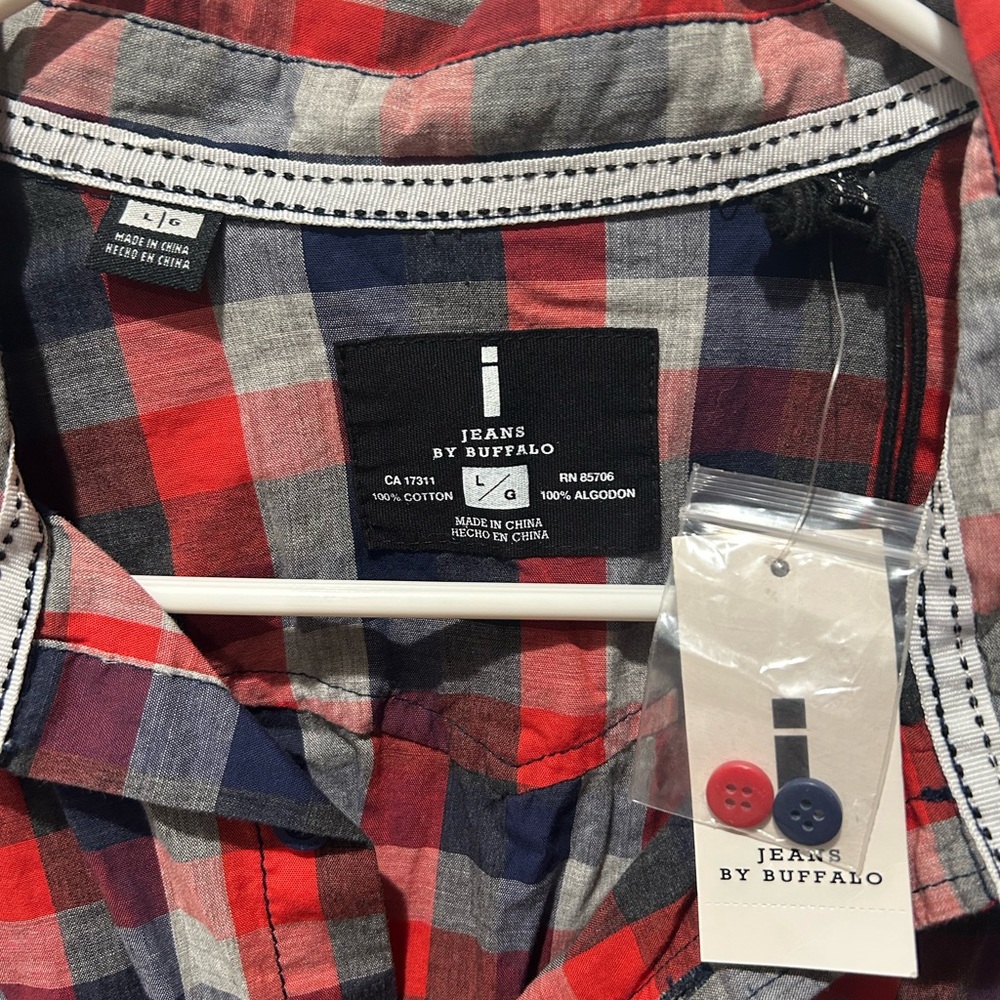 💙❤️ Buffalo Button Down 💯 Cotton - Picture 2 of 4